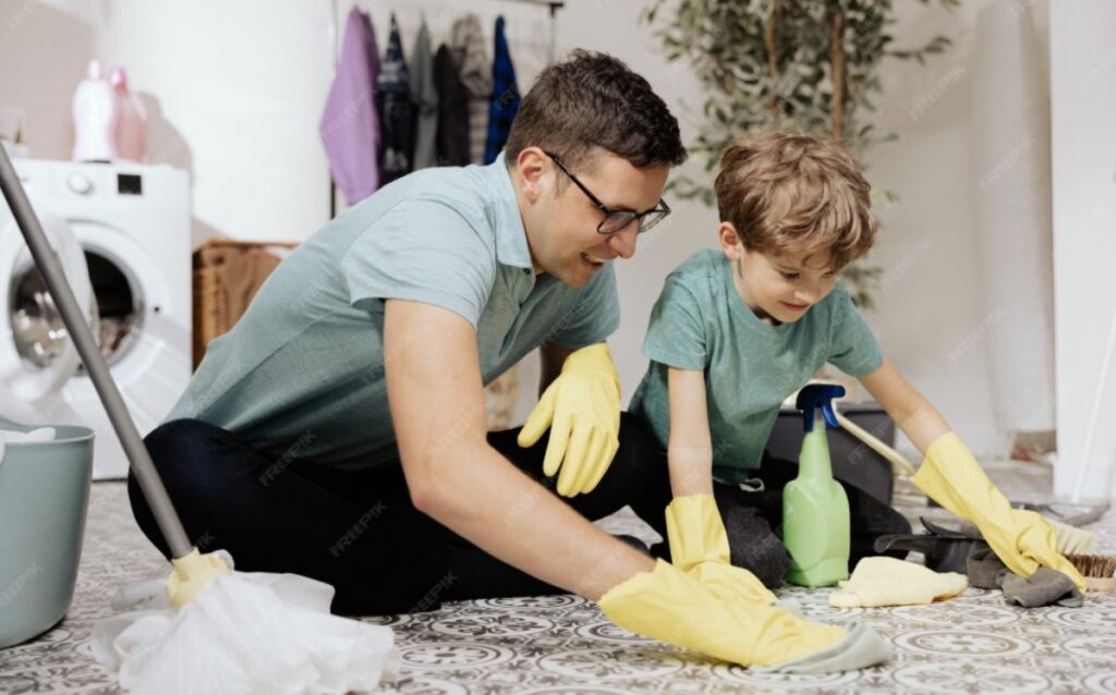 Criança aprendendo a assumir responsabilidades em casa